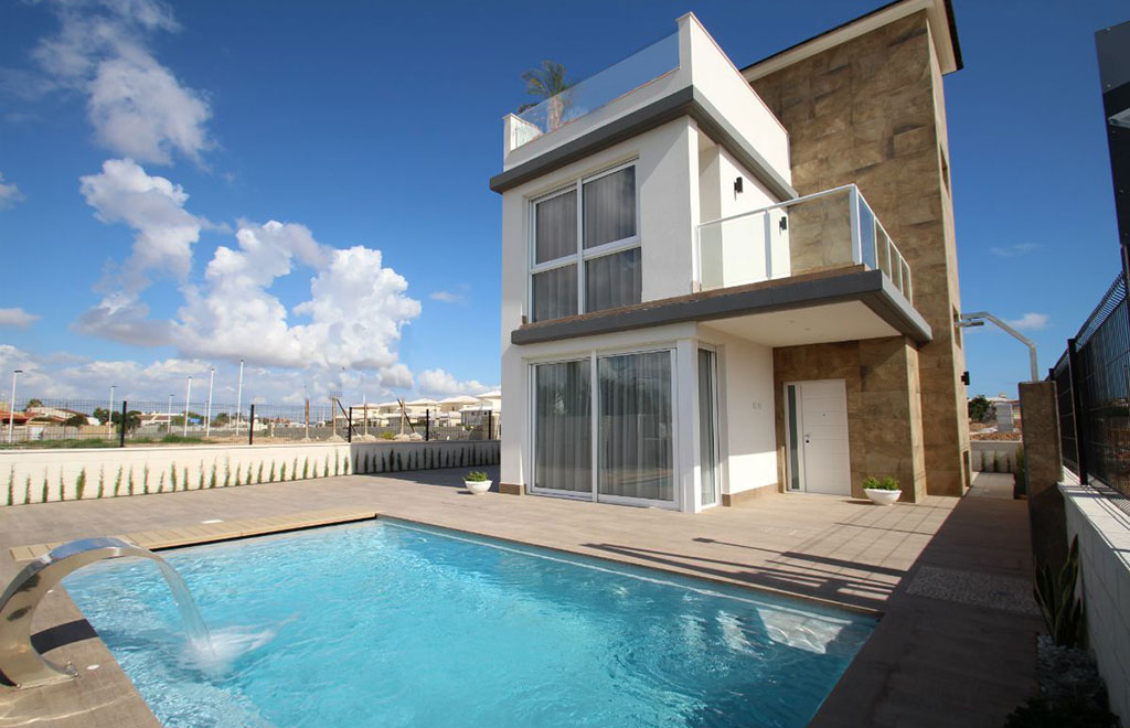Villa de lujo con 4 dormitorios y vistas panorámicas en Orihuela Costa
