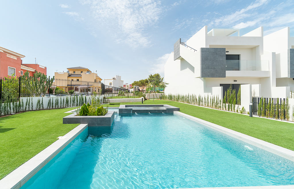 3 bedroom ground floor apartment with garden in Torrevieja