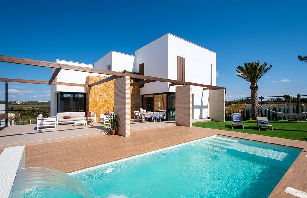 Exclusive villa 400 meters from the beach in Campoamor