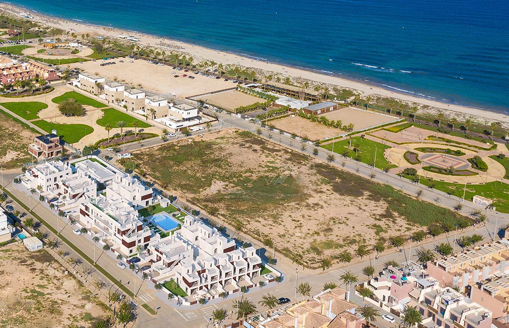 Adosado a 500 metros de la playa en Torre de la Horadada