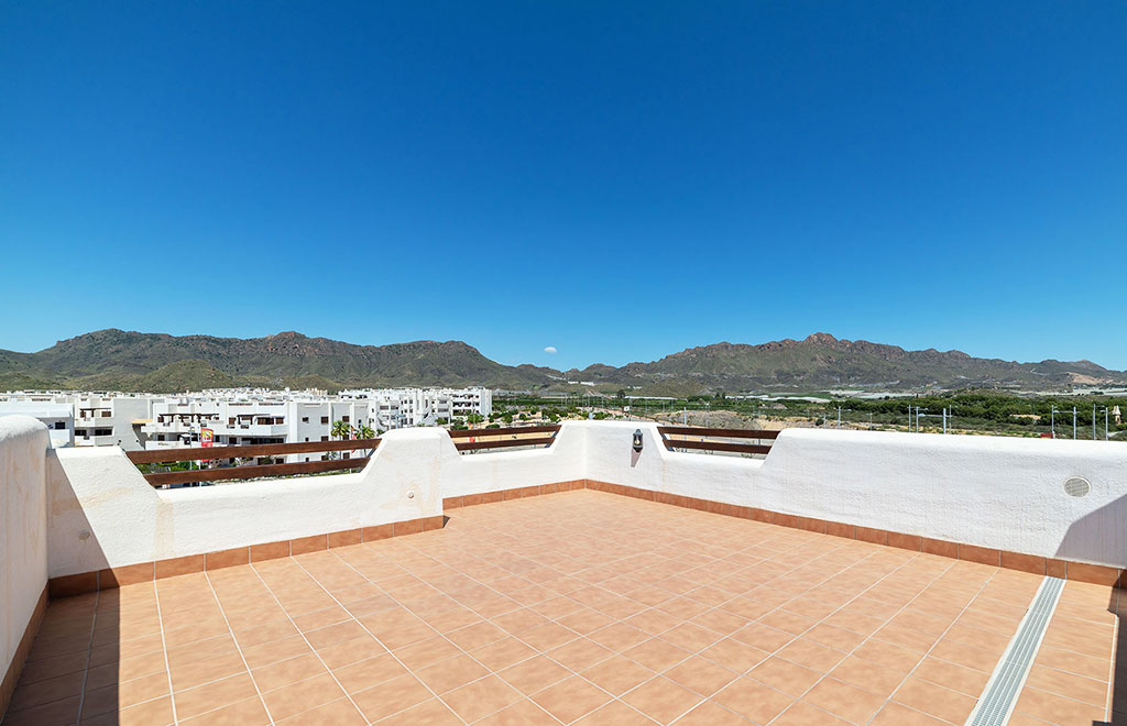 Top floor apartment with 2 bedrooms 500m from the beach in Mar de Pulpí, Almería