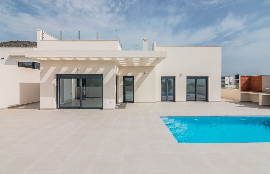 Modern villa on one level with solarium, private pool and panoramic views in Polop