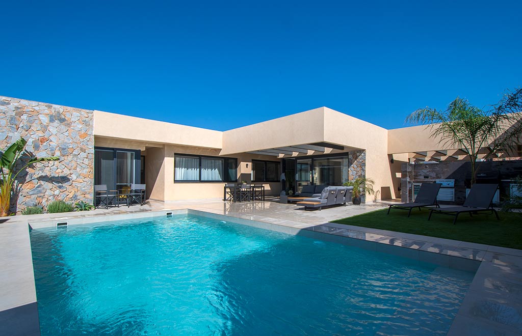 Single storey villa with 3 bedrooms and private pool in Altaona Golf, Murcia