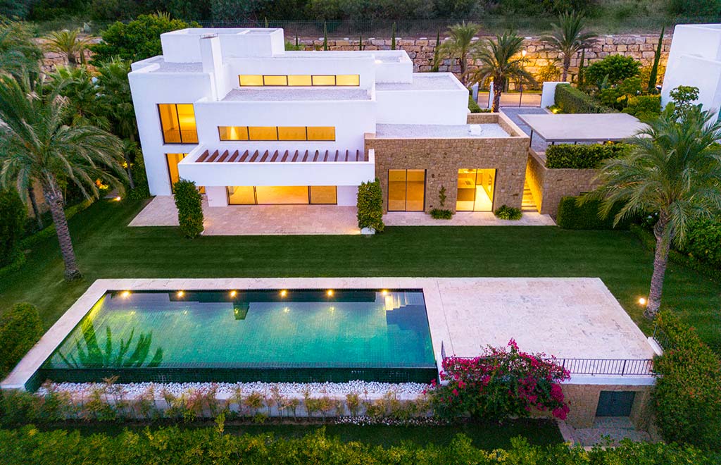 Villa de lujo con 5 dormitorios, piscina privada e impresionantes vistas panorámicas en Casares
