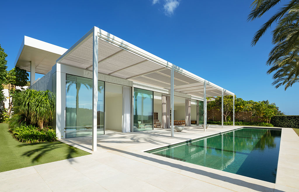 Villa en primera línea de golf con 4 dormitorios, piscina privada y vistas panorámicas al mar en Casares