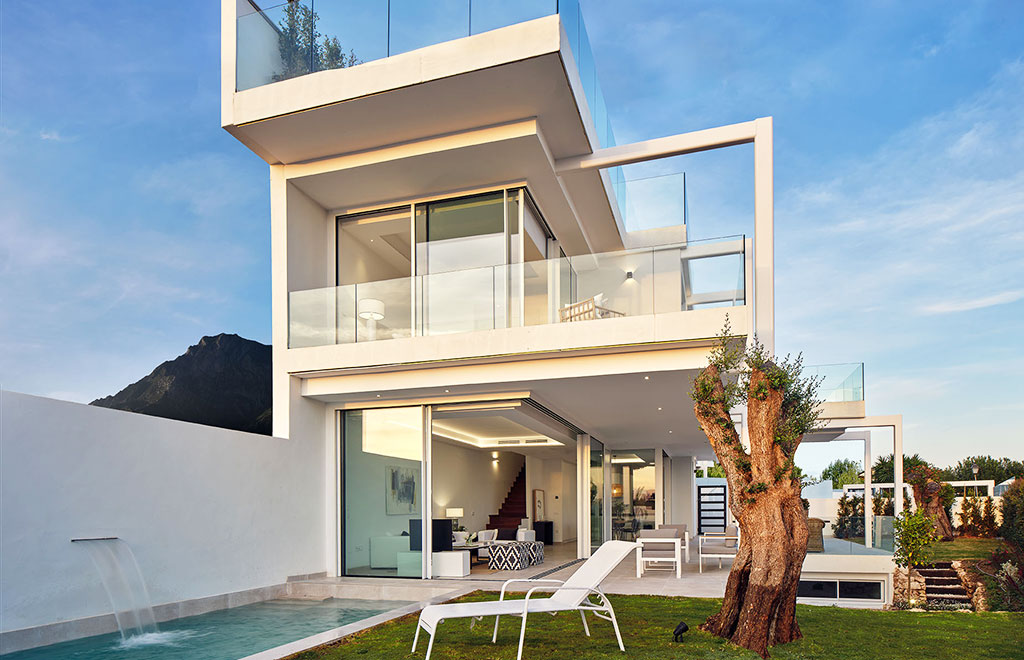 Luxury villa with sea and golf views in Marbella