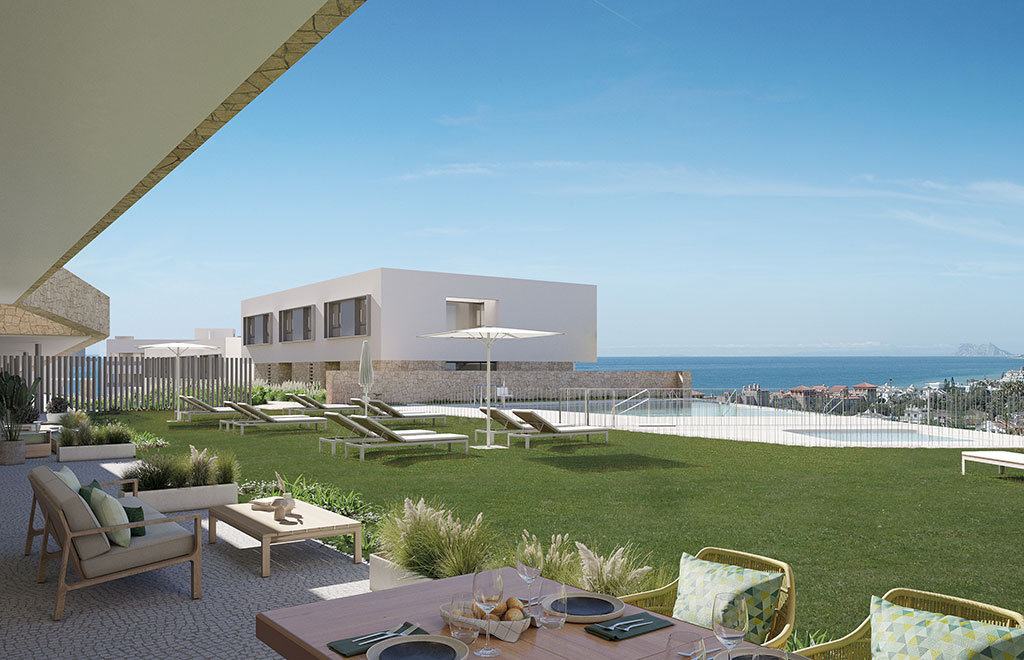 Apartamento en planta baja con vistas al mar a 300 metros de la playa en Estepona