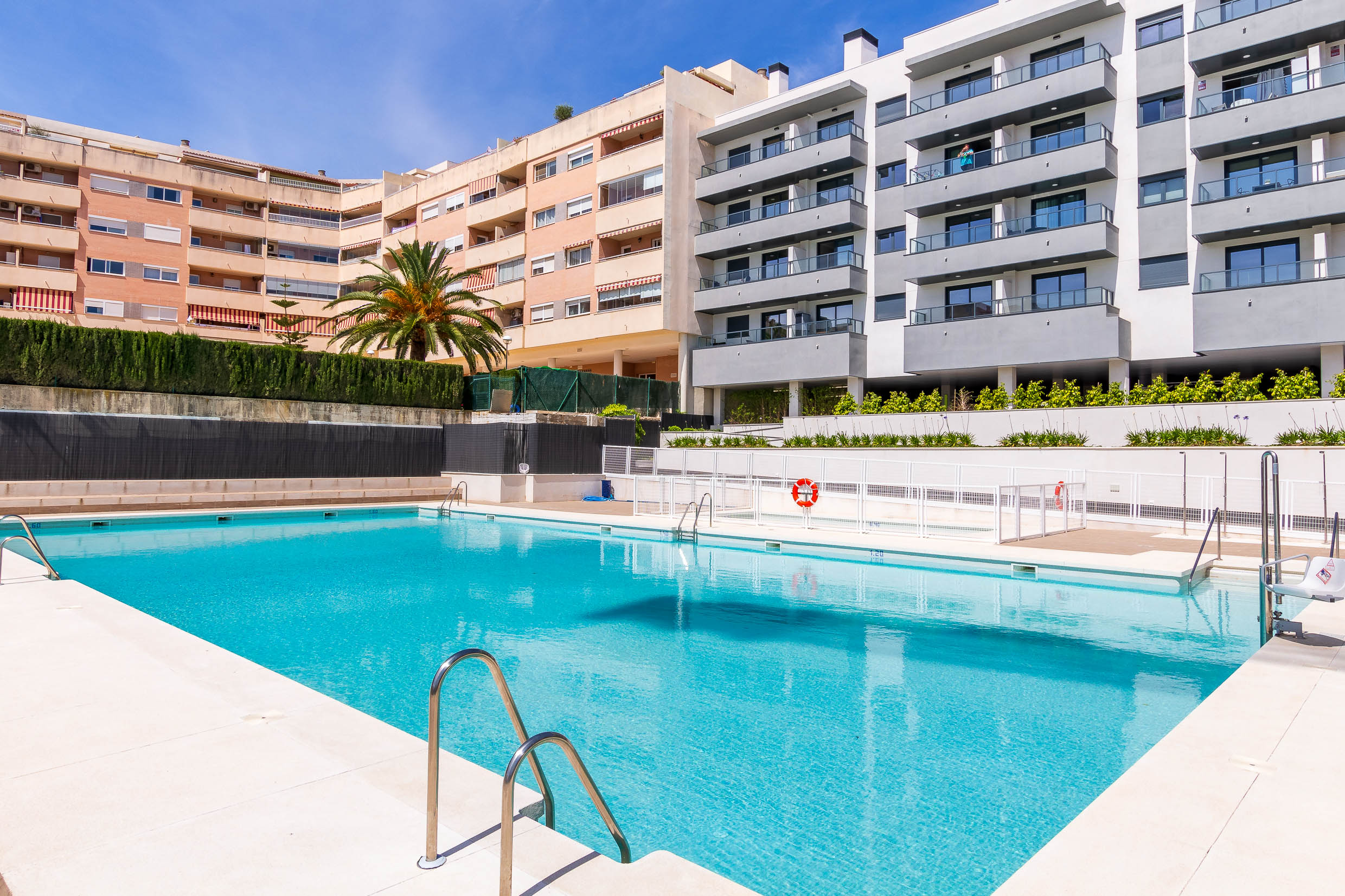 Ground floor apartment with spacious terrace in Fuengirola