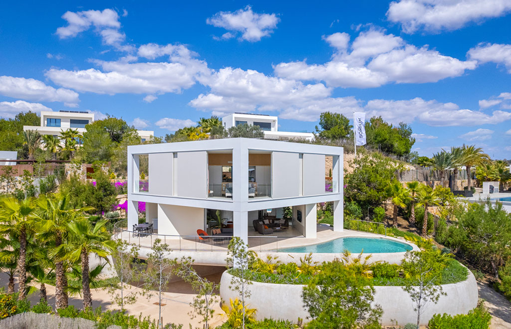 Signature luxury villa in Las Colinas Golf