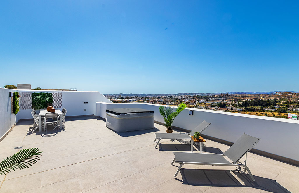 Penthouses with 3 bedrooms and private solarium in Fuengirola