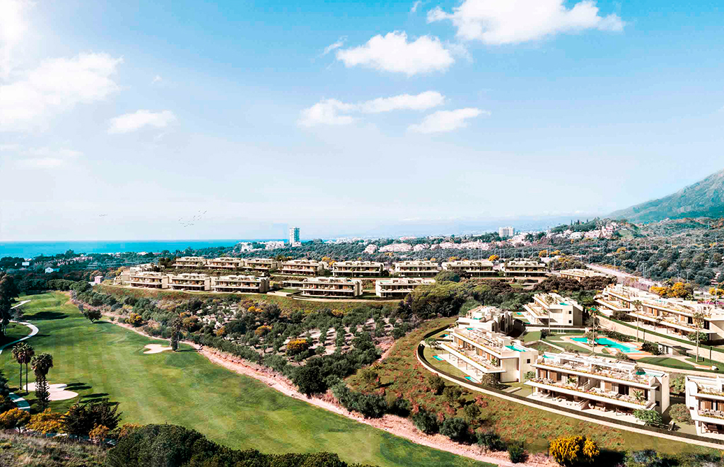 Apartamentos de 4 dormitorios con solárium y piscina privada en primera línea de golf en Marbella