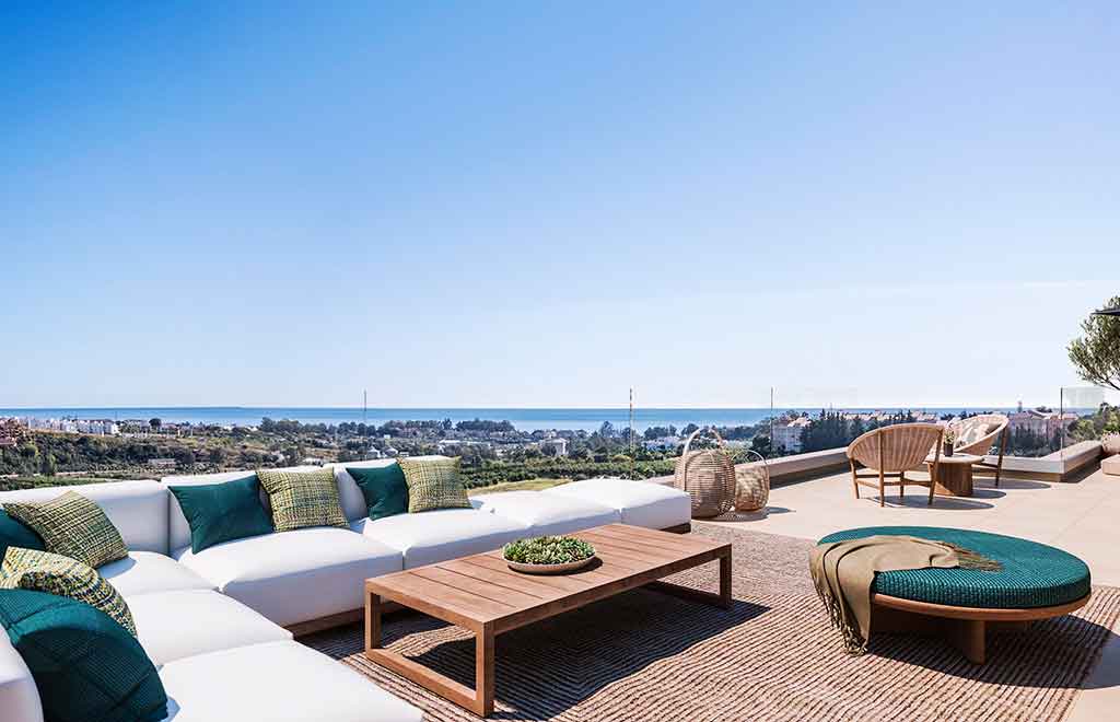 Ático de 3 dormitorios con solárium y vistas al mar en Estepona