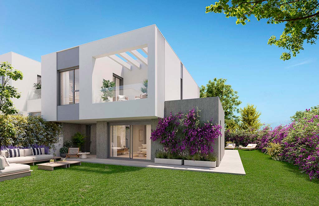 Semi-detached villa with 3 bedrooms, 200m from the beach in Marbella