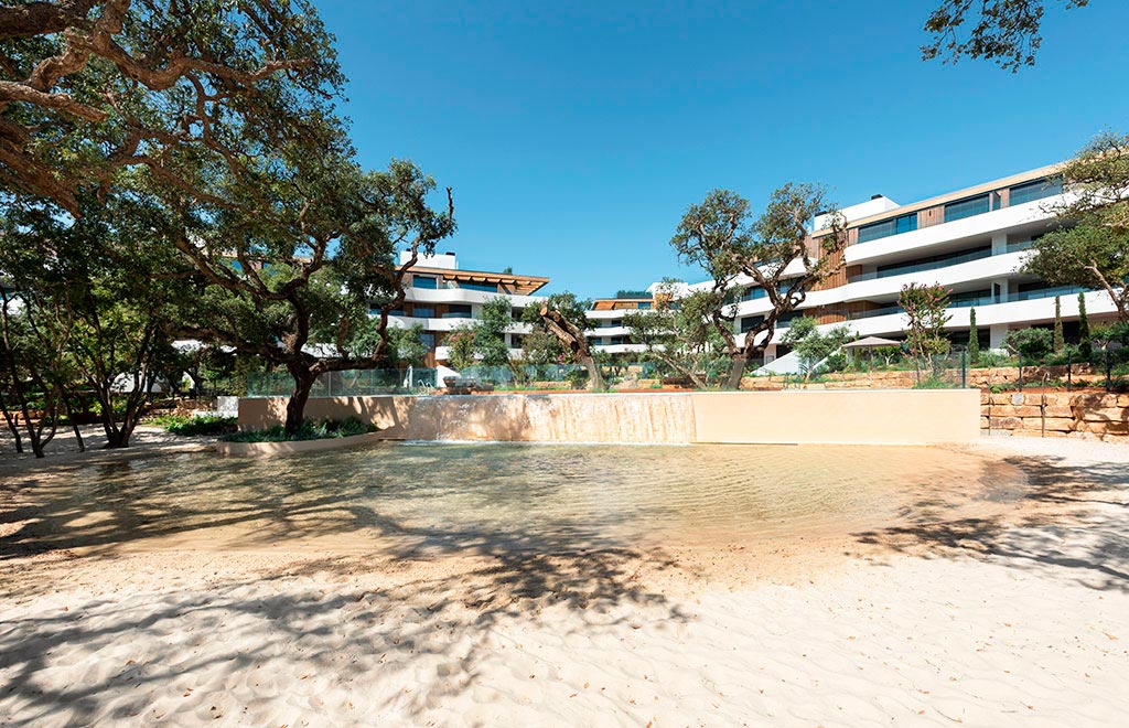 Modern apartments in an exclusive resort in Sotogrande
