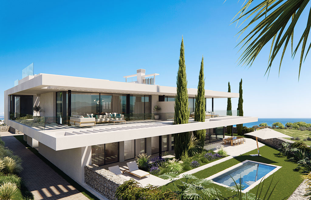 Semi-detached villa with 4 bedrooms, garden, solarium and private pool in Marbella