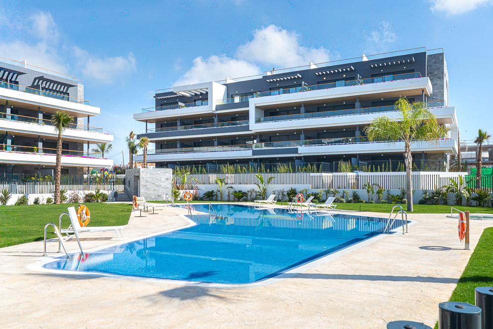 Penthouses with 3 bedrooms and private solarium in Torrevieja