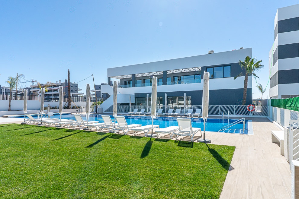 Top floor apartments with private solarium in Torrevieja