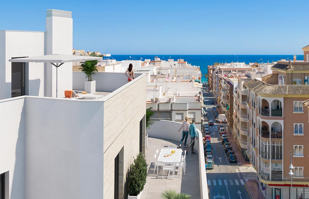 Penthouse with solarium and sea views, less than 400m from the beach in Torrevieja