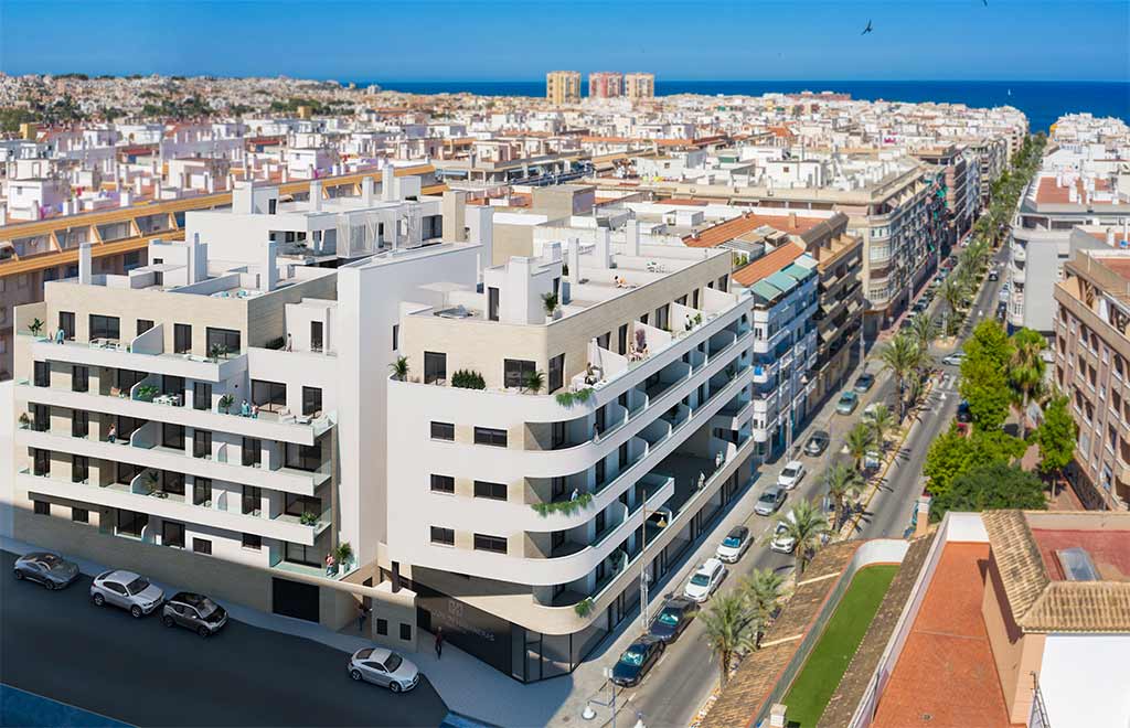 Apartment on two floors with 3 bedrooms, less than 400m from the beach in Torrevieja
