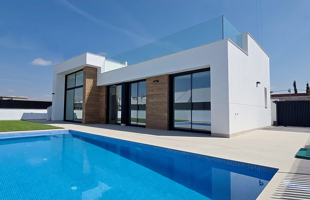 Villa with 3 bedrooms, solarium and private pool in Condado de Alhama Golf, Murcia