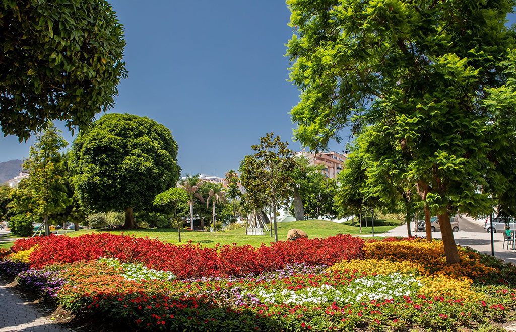 Photo 22 of Terraced villa with garden, solarium and private pool in Estepona