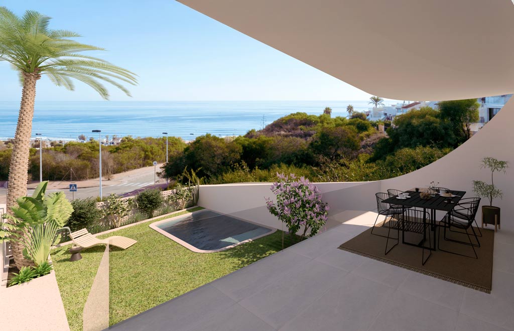 Apartamento con jardín privado a menos de 300 metros de la playa en La Mata