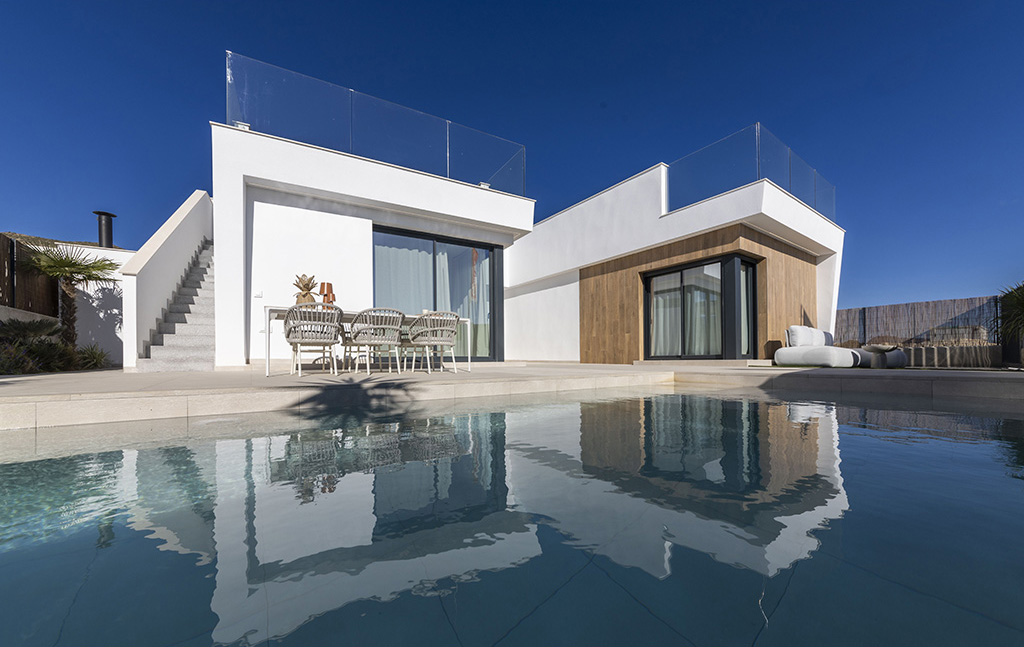 Modern villa with a private pool and large garden in Altaona Golf, Murcia