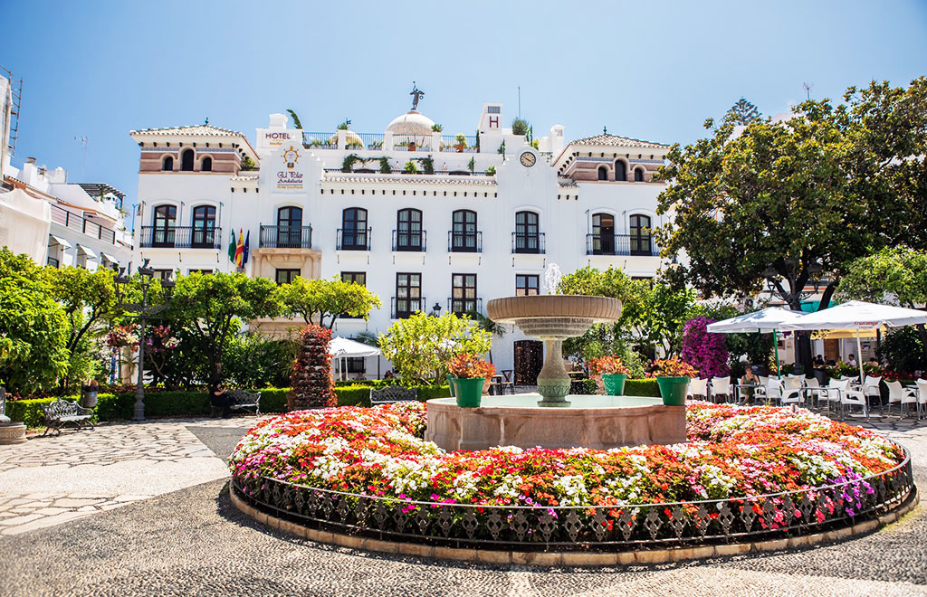 Photo 24 of Terraced villa with garden, solarium and private pool in Estepona