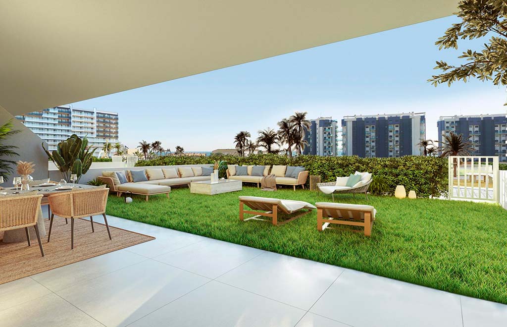 Ground-floor apartments with 3 bedrooms and a private garden in Punta Prima