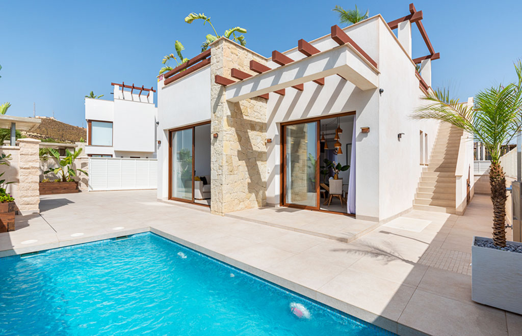 3-bedroom villa on one level in Vera with rooftop terrace and pool