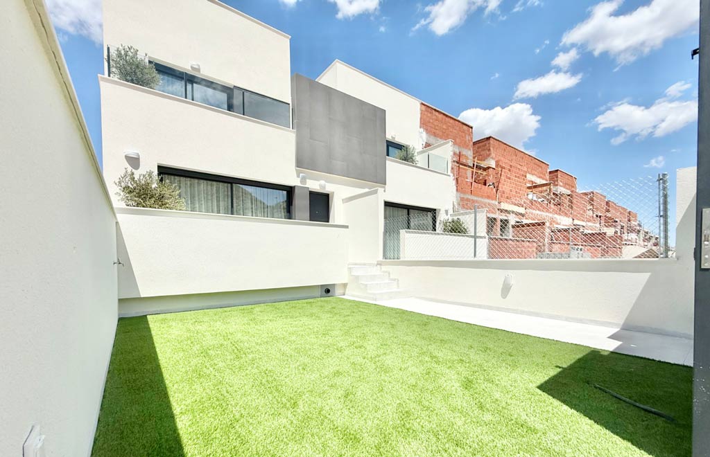 Terraced villa in Cox with rooftop solarium, patio and panoramic views