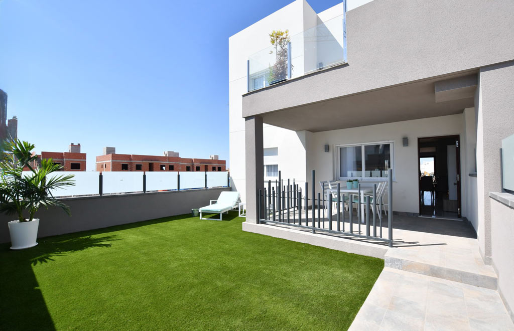 Apartment in San Miguel de Salinas with 3 bedrooms and private garden