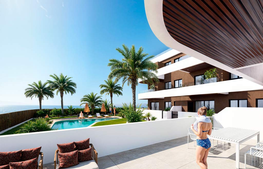 Ground floor apartment in Guardamar del Segura with 2 bedrooms and large terrace