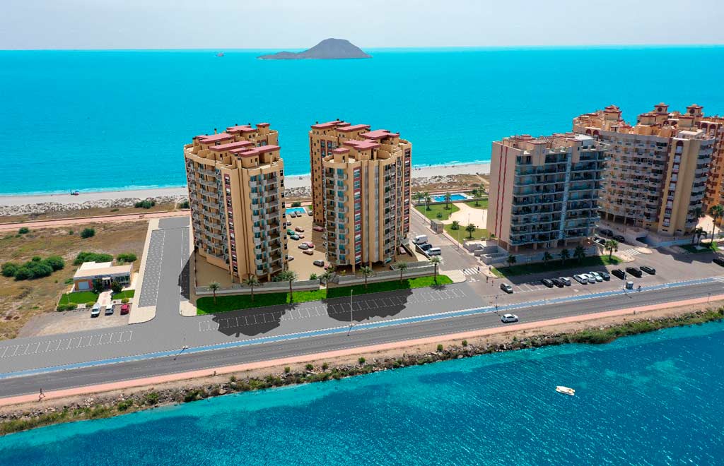 Beachfront apartment in La Manga with sea views