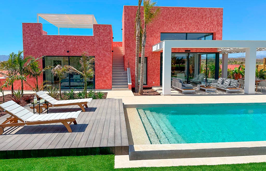 3-bedroom villa with basement in a golf resort in Palomares