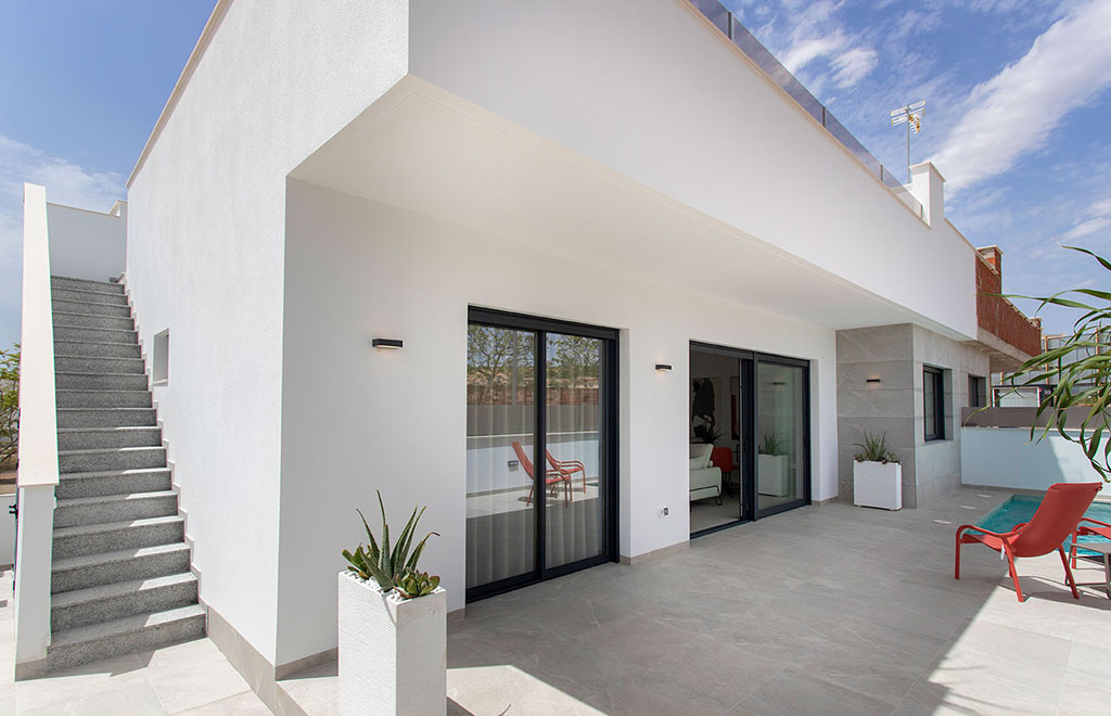 Chalets pareados en una planta con 3 dormitorios, solárium y piscina privada en Sucina, Murcia