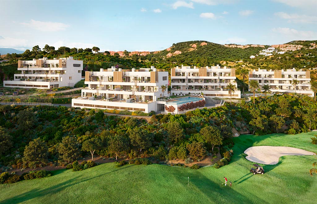 Apartamento en planta baja con 3 dormitorios, vistas al mar y en primera línea de golf en Mijas Costa