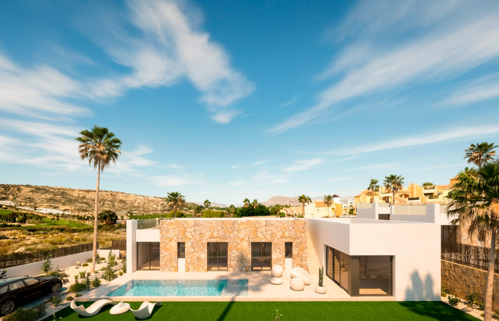 Villas on one level with 3 bedrooms, solarium and pool in La Finca Golf Resort