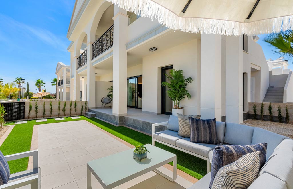 Ground floor apartment with 3 bedrooms and private garden in Ciudad Quesada