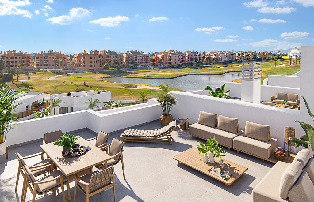 Áticos en primera línea de golf con 3 dormitorios, solárium y vistas al mar en La Serena Golf Resort