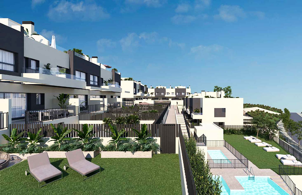 Terraced villas with 4 bedrooms and basement in Torre del Mar