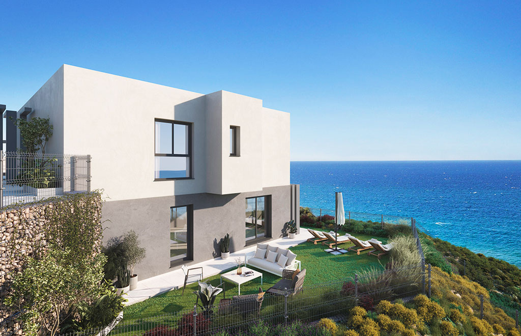 Semi-detached villa with sea views and private garden in Lagos, Vélez-Málaga
