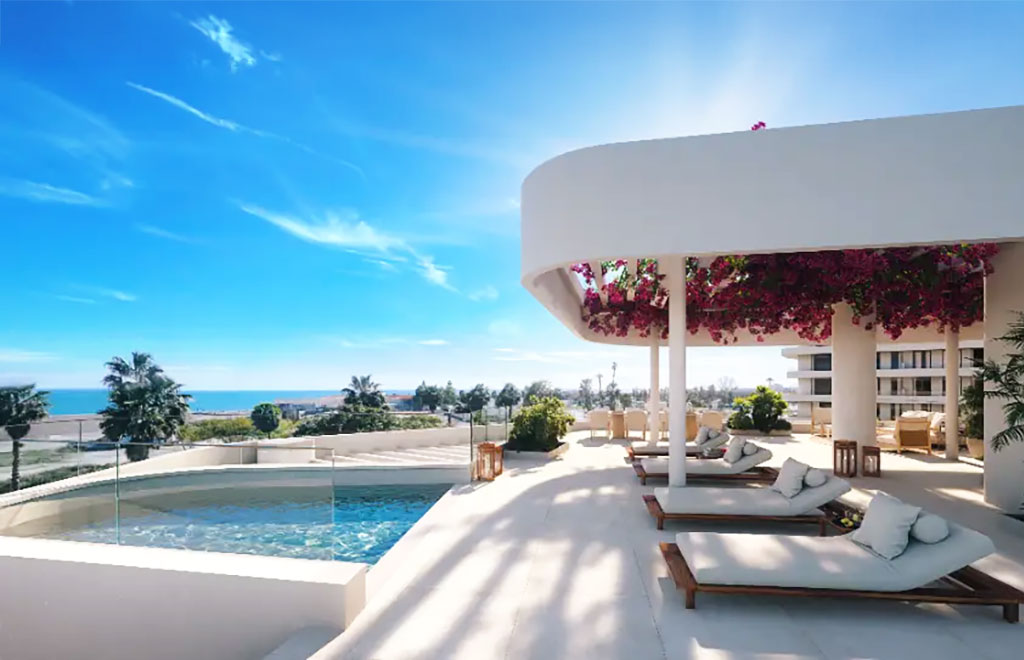 Beachfront duplex penthouses with 4 bedrooms, private solarium and sea views in Málaga