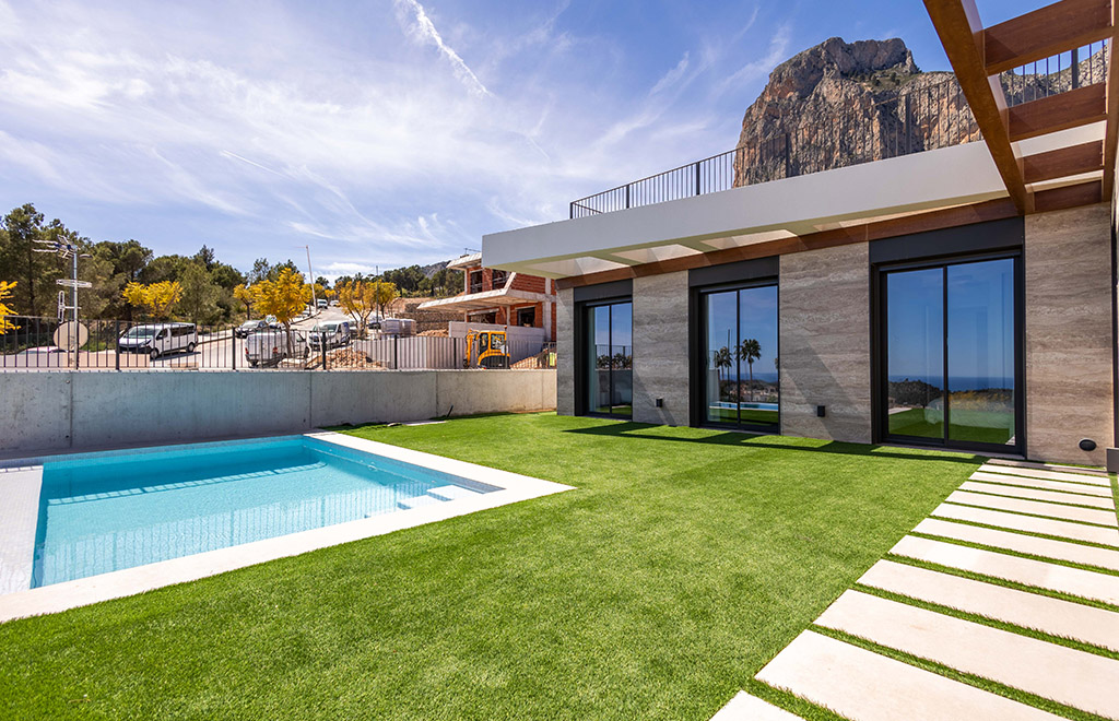 Villa on one level with 3 bedrooms and spectacular sea views in Polop