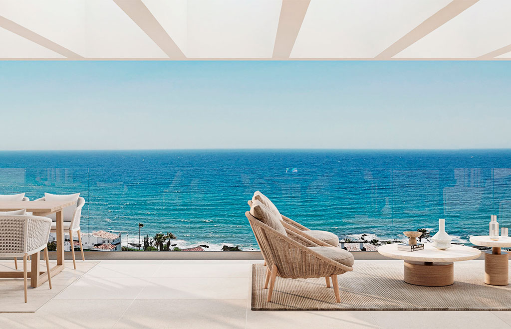 Penthouse with 2 bedrooms, private solarium and panoramic sea views, close to La Cala de Mijas