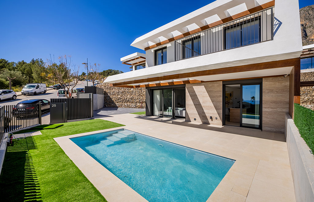 Modern villa with 3 bedrooms and spectacular sea views in Polop